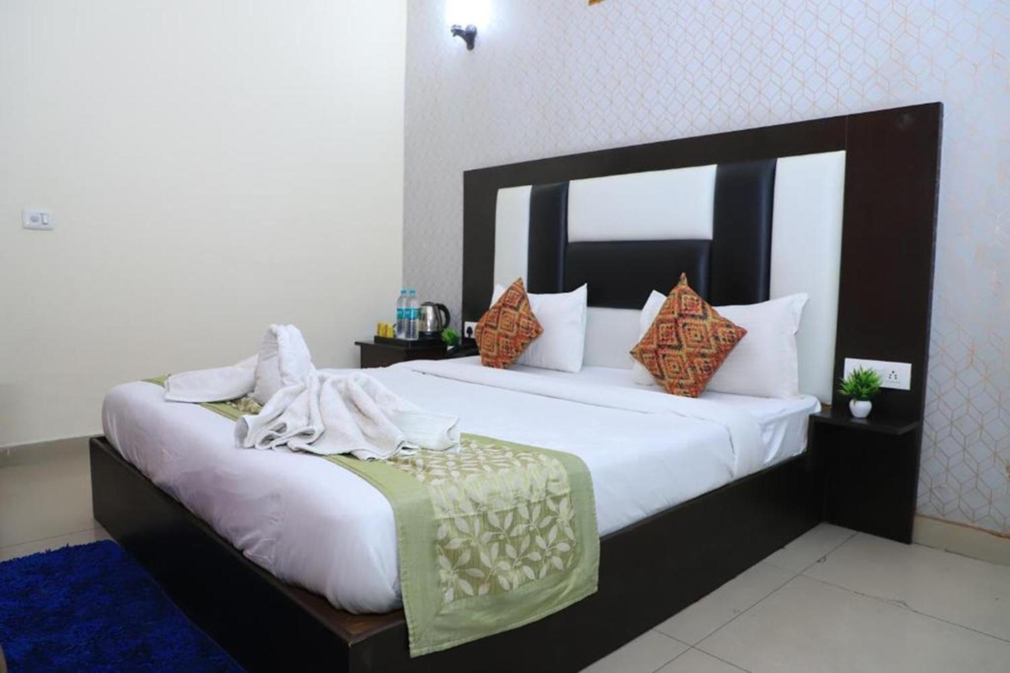 Hotel Global Inn By Quality Inn Neu-Delhi Exterior foto